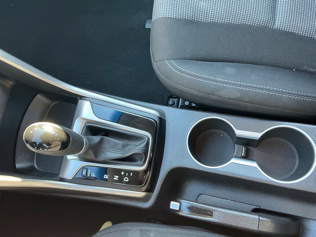 Used 2017 Hyundai Elantra GT FWD image 17