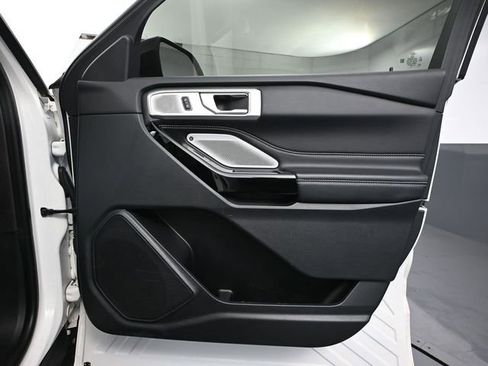 Used 2022 Ford Explorer ST w/ ST Street Pack image 56