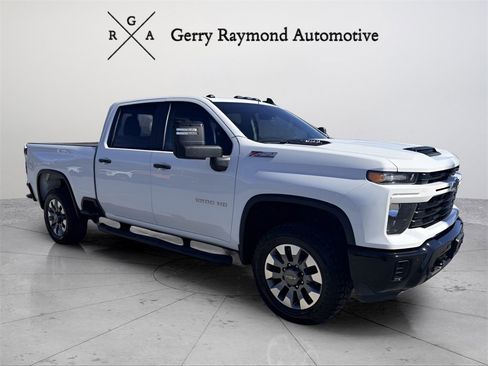 Used 2025 Chevrolet Silverado 2500 Custom w/ Custom Value Package image 1
