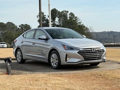 Used 2020 Hyundai Elantra SE w/ Cargo Package (C1) FWD image 1
