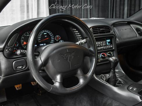 Used 1999 Chevrolet Corvette Coupe w/ Lighting Pkg RWD image 8