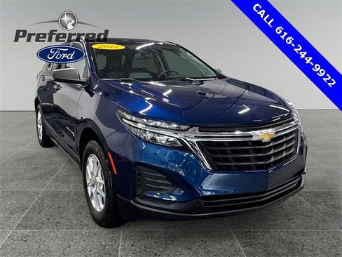 Used 2022 Chevrolet Equinox LS w/ LS Convenience Package image 3
