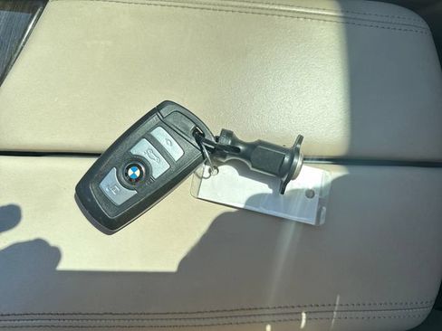 Used 2011 BMW 550i Sedan RWD image 30