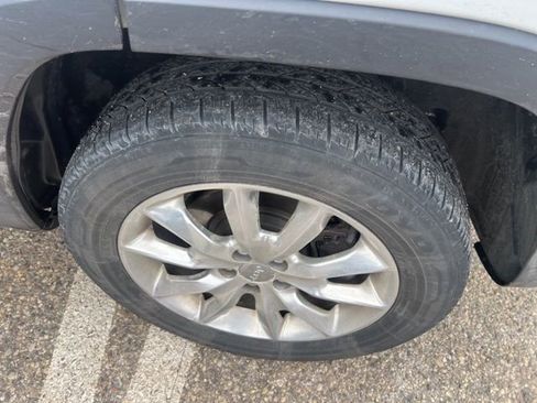 Used 2014 Jeep Cherokee Limited image 10