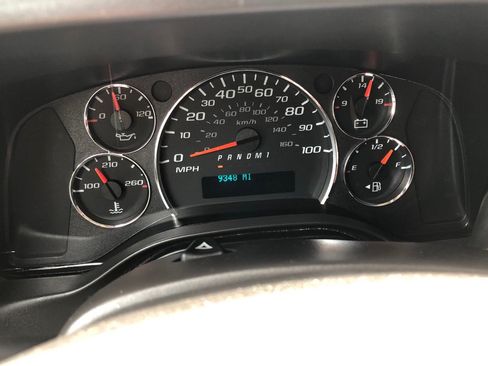 Used 2025 Chevrolet Express 2500 w/ Driver Convenience Package RWD image 32