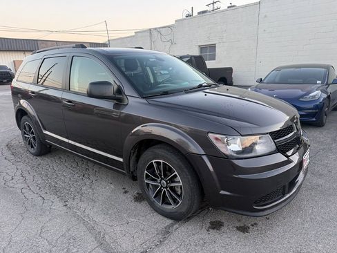 Used 2018 Dodge Journey SE w/ Connectivity Group image 4