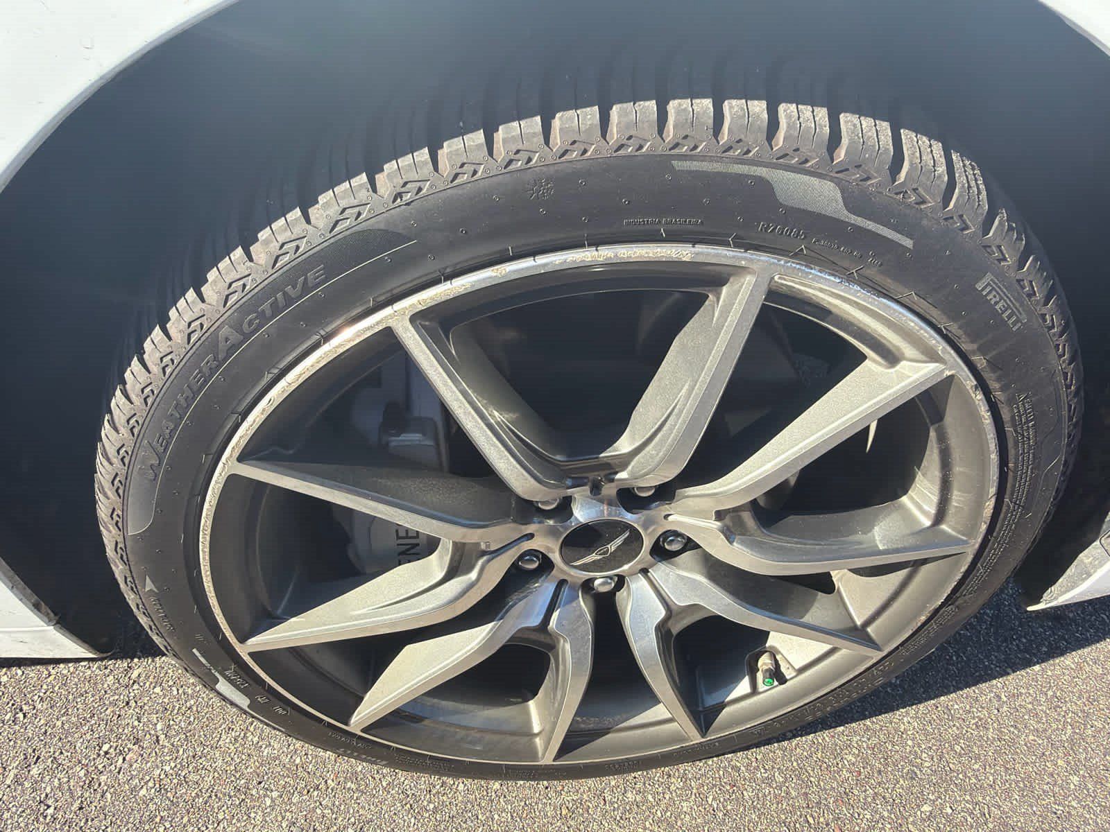 Used 2025 Genesis G70 2.5T AWD/4WD image 7