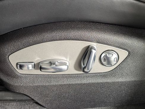 New 2026 Porsche Macan image 26