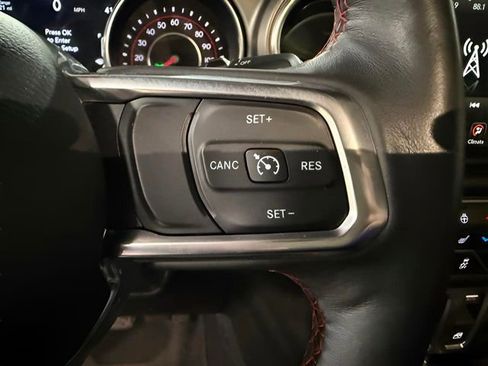 Used 2019 Jeep Wrangler Rubicon w/ Uconnect 4C Nav & Sound Group AWD/4WD image 12