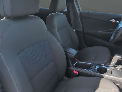 Used 2018 Chevrolet Cruze LT w/ RS Package image 30
