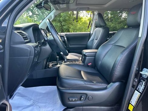 Used 2022 Toyota 4Runner TRD Off-Road Premium AWD/4WD image 24