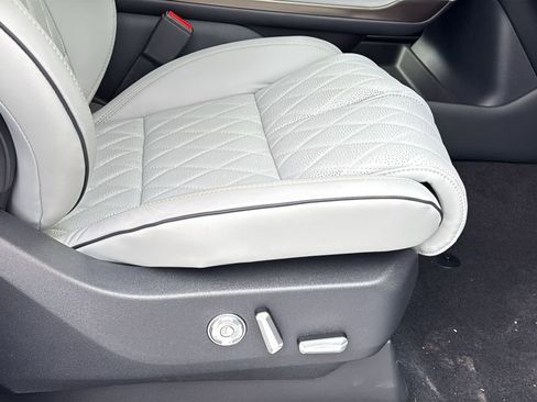 New 2026 Lincoln Navigator L Black Label AWD/4WD image 9
