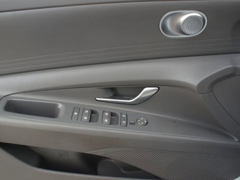 Used 2023 Hyundai Elantra SEL w/ Cargo Package image 26