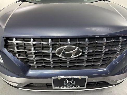 Used 2022 Hyundai Venue Limited FWD image 25