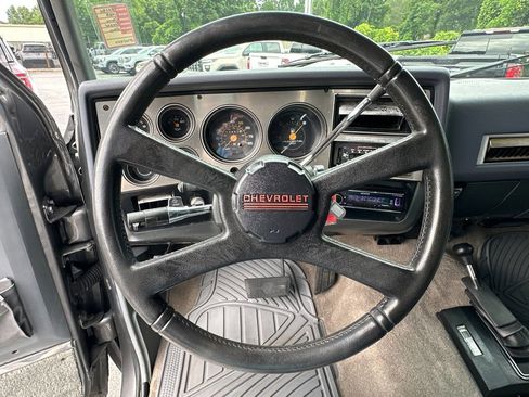 Used 1988 Chevrolet Blazer 4WD image 21