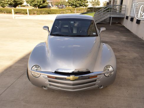 Used 2006 Chevrolet SSR w/ Preferred Equipment Group image 30