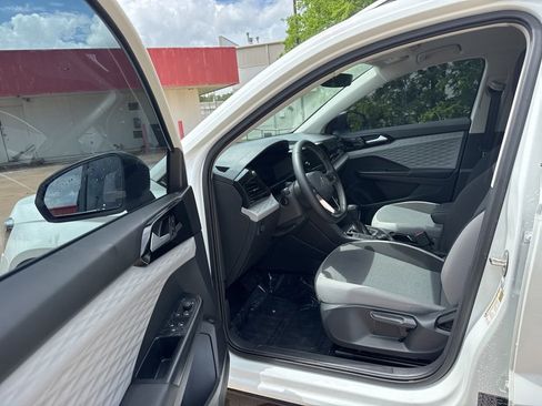 Used 2023 Volkswagen Taos S image 9