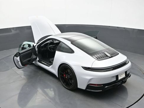 Certified 2026 Porsche 911 Carrera 4 GTS AWD/4WD image 24