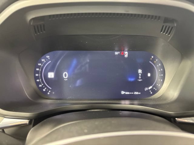 Used 2025 Volvo XC60 B5 Plus AWD/4WD image 27