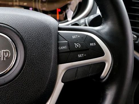 Used 2016 Jeep Cherokee Latitude w/ Comfort/Convenience Group FWD image 14