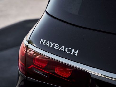 Used 2024 Mercedes-Benz Maybach GLS 600 4MATIC image 13