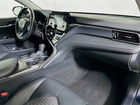 Used 2022 Toyota Camry SE image 26