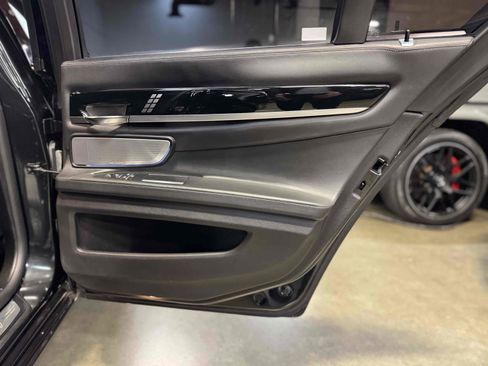 Used 2013 BMW ALPINA B7 image 26