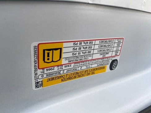 Used 2024 GMC Savana 2500 Extended w/ Driver Convenience Package image 21