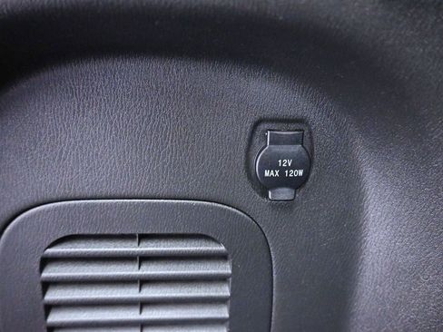 Used 2015 Nissan Pathfinder S image 54