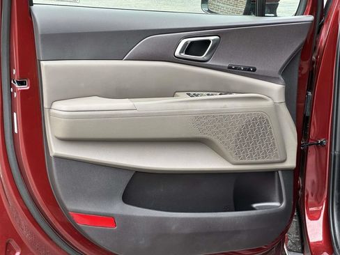 Used 2026 Kia Carnival EX FWD image 8