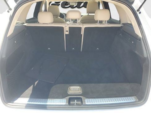 Used 2021 Mercedes-Benz GLC 300 4MATIC image 9