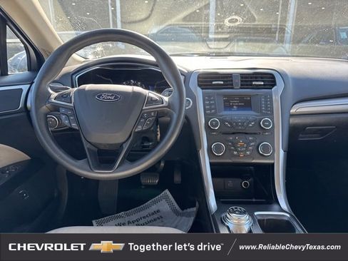 Used 2018 Ford Fusion S image 15