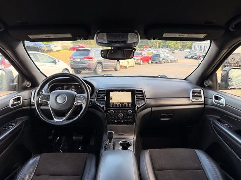 Used 2021 Jeep Grand Cherokee Laredo X AWD/4WD image 23
