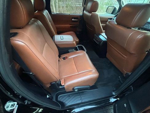 Used 2015 Toyota Sequoia Platinum image 23
