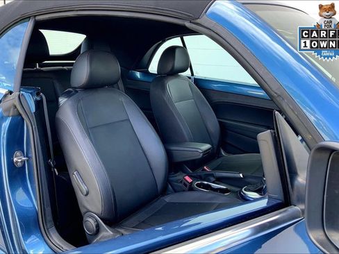 Used 2019 Volkswagen Beetle 2.0T SE FWD image 7