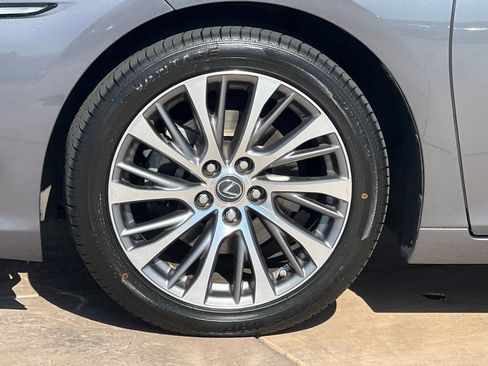Used 2019 Lexus ES 350 w/ Premium Package image 33