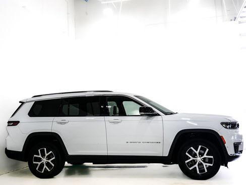 Used 2023 Jeep Grand Cherokee L Limited w/ Luxury Tech Group II AWD/4WD image 5