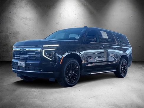 New 2025 Chevrolet Suburban Premier image 5