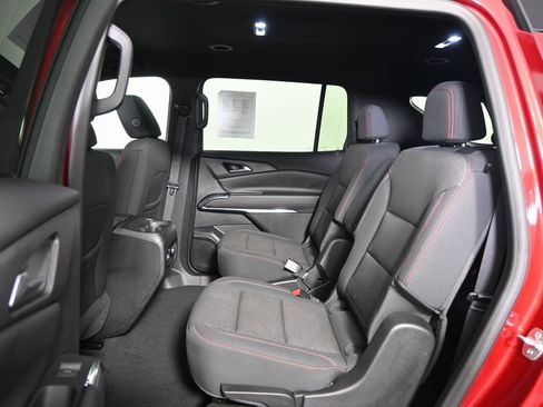 Used 2024 Chevrolet Traverse Z71 image 18