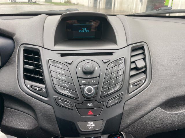 Used 2015 Ford Fiesta SE FWD image 13