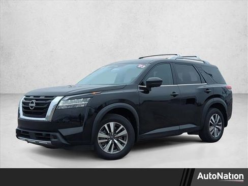 Used 2023 Nissan Pathfinder SL image 1