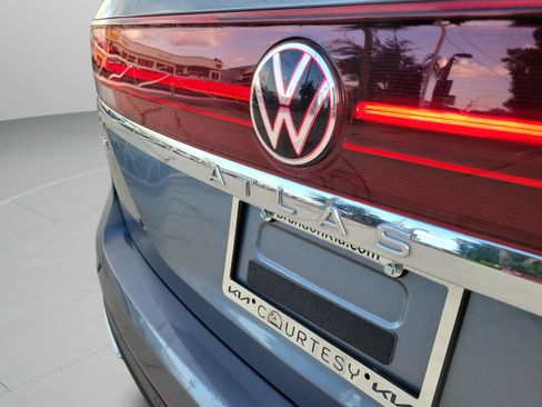 Used 2025 Volkswagen Atlas SE FWD image 29