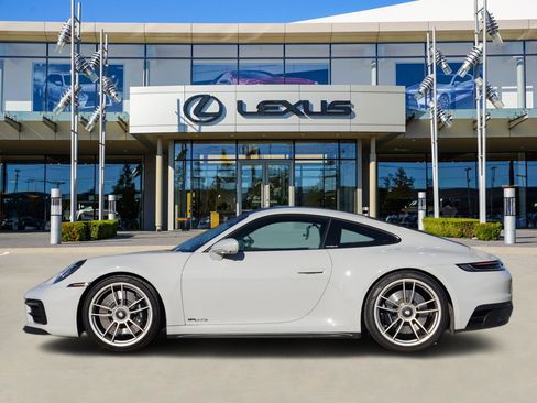 Used 2022 Porsche 911 Carrera 4 GTS image 3