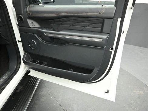 Certified 2022 Ford Expedition Platinum image 35
