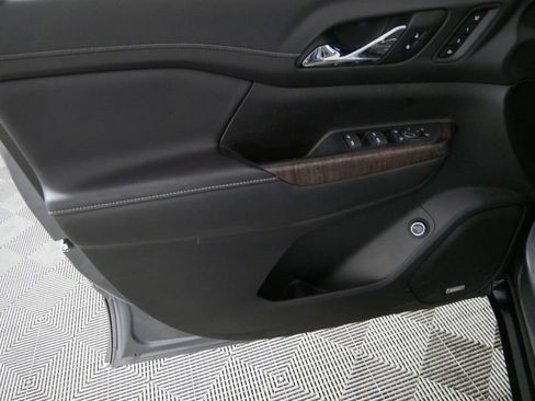 Used 2022 GMC Acadia Denali w/ Denali Ultimate Package image 13