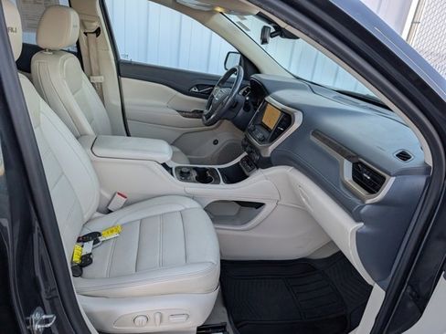 Used 2022 GMC Acadia Denali image 31