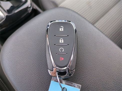 Certified 2025 Chevrolet Trax LT image 33