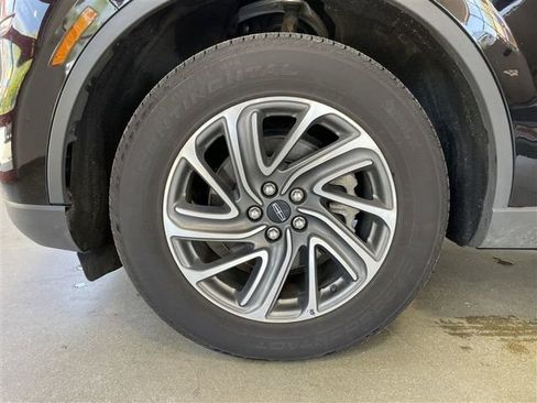 Used 2023 Lincoln Aviator AWD image 36