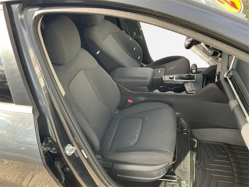 Used 2023 Kia Sportage LX image 24