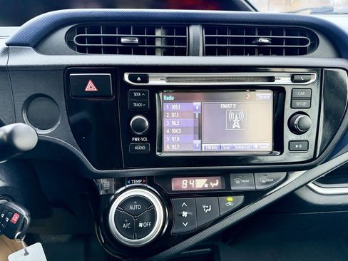 Used 2016 Toyota Prius C Two image 30